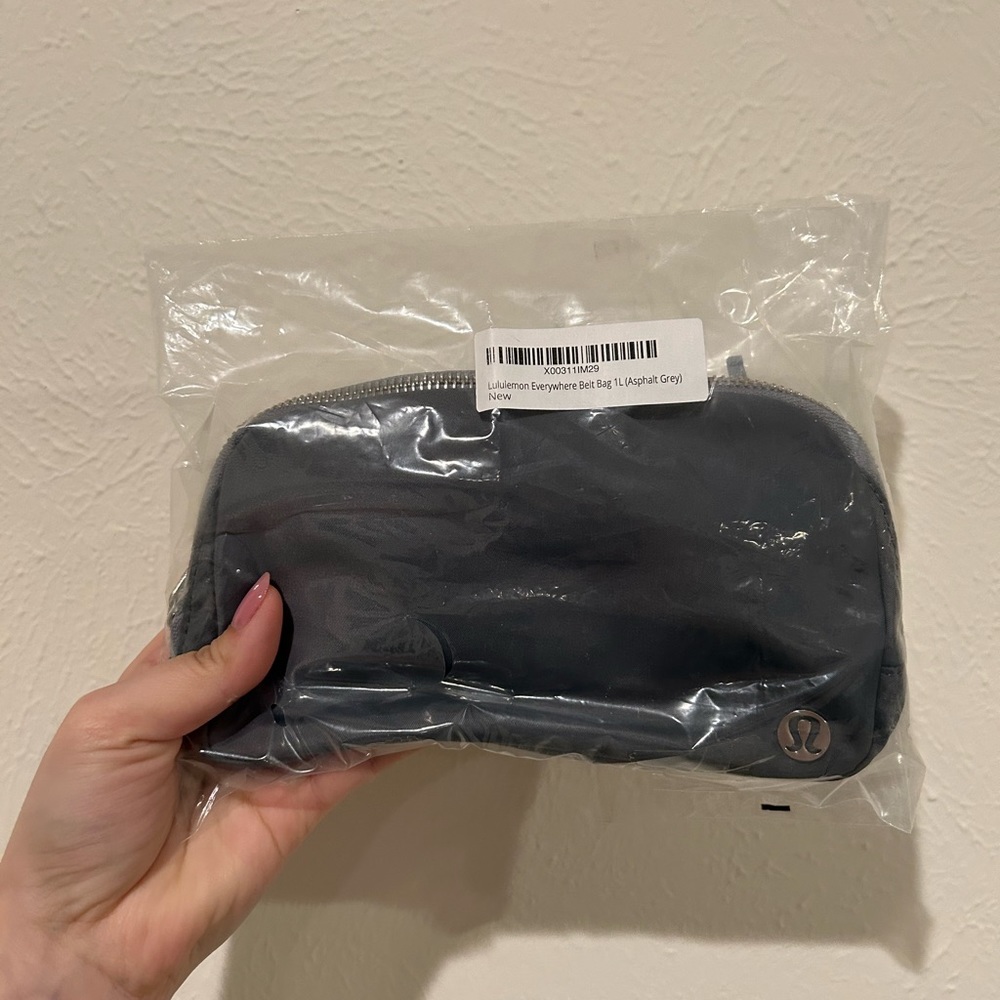 Lululemon everywhere belt bag (Asphalt Grey)